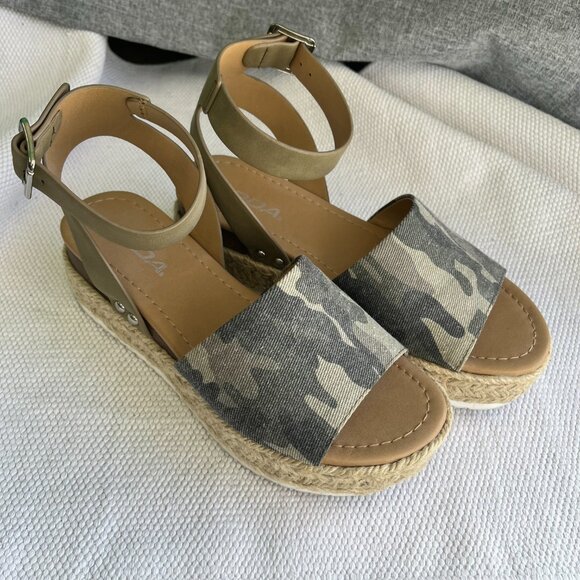 Soda Brand Open Toe Buckle Ankle Strap Espadrilles Flatform Wedge Casual Sandal - Picture 2 of 6